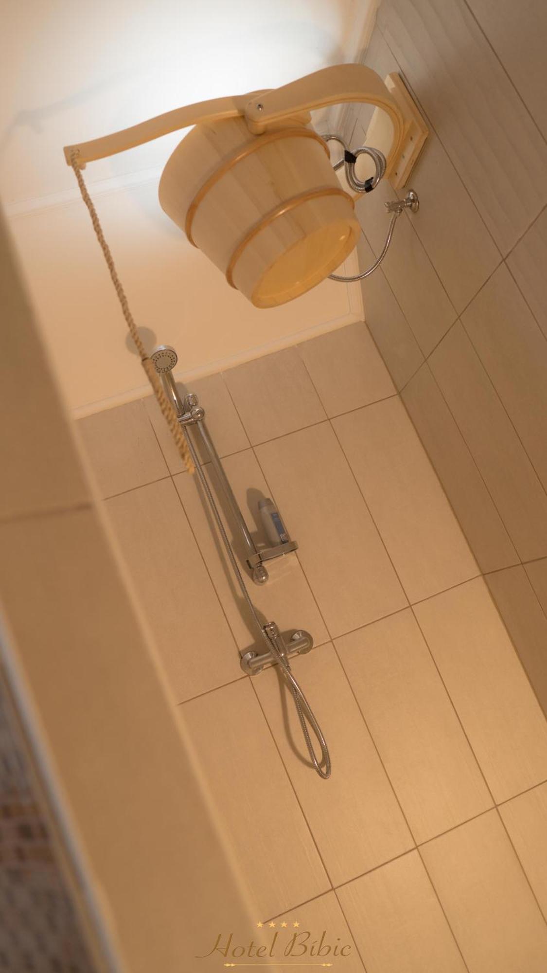 Hotel Bibic Es Tueskevar Etterem Es Horgaszto Nyiregyhaza Luaran gambar