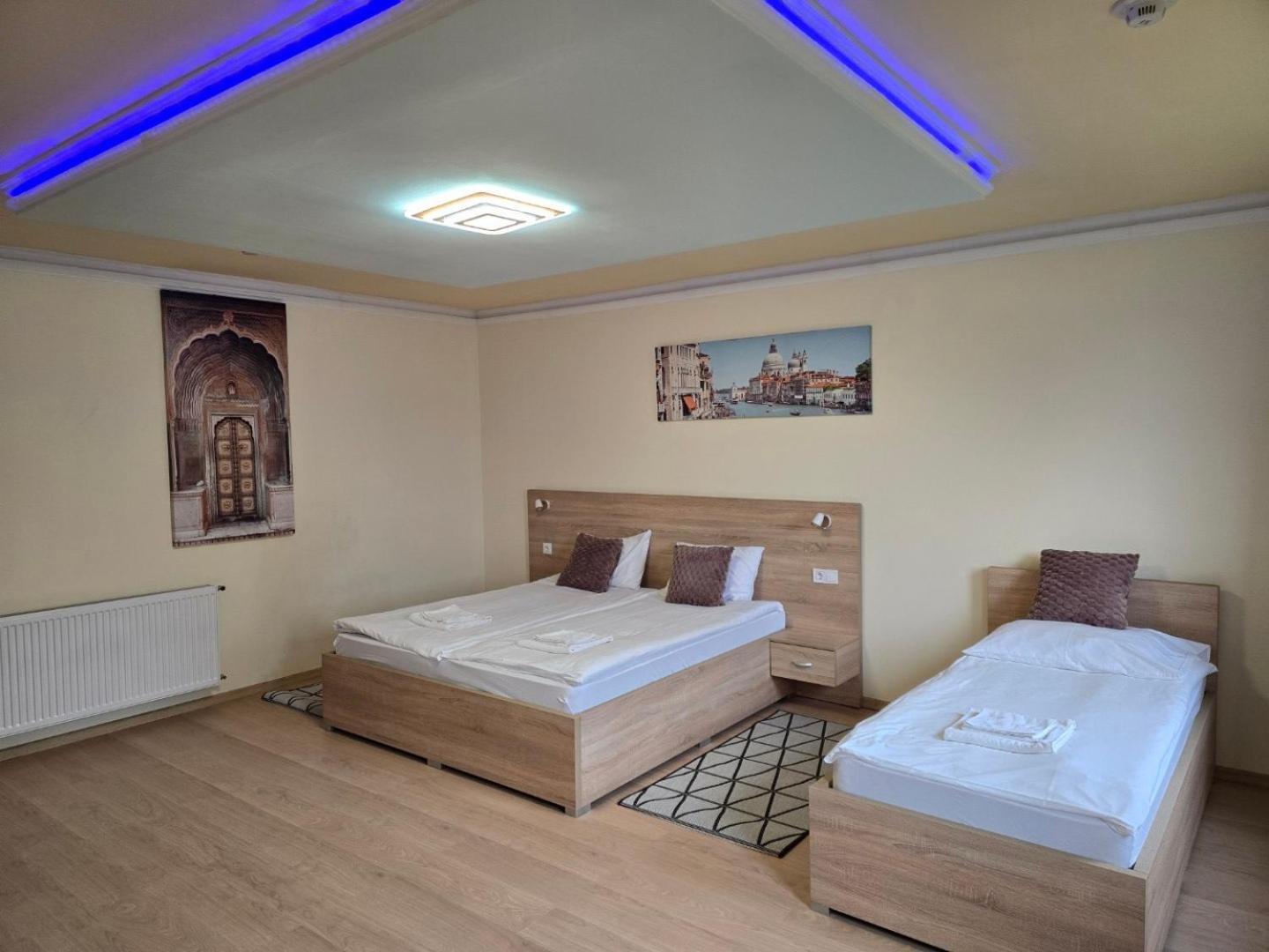 Hotel Bibic Es Tueskevar Etterem Es Horgaszto Nyiregyhaza Luaran gambar