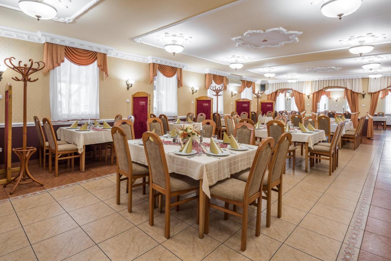 Hotel Bibic Es Tueskevar Etterem Es Horgaszto Nyiregyhaza Luaran gambar