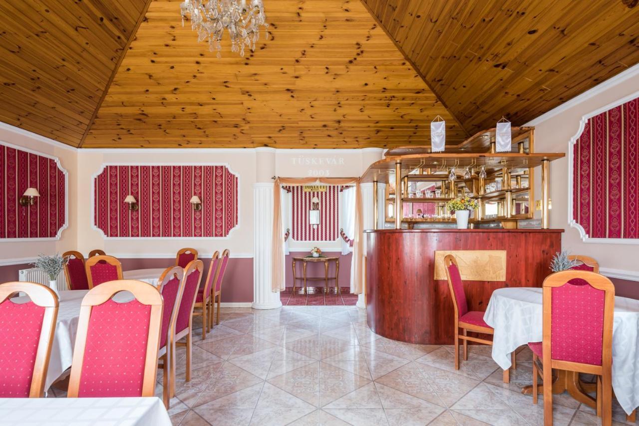 Hotel Bibic Es Tueskevar Etterem Es Horgaszto Nyiregyhaza Luaran gambar