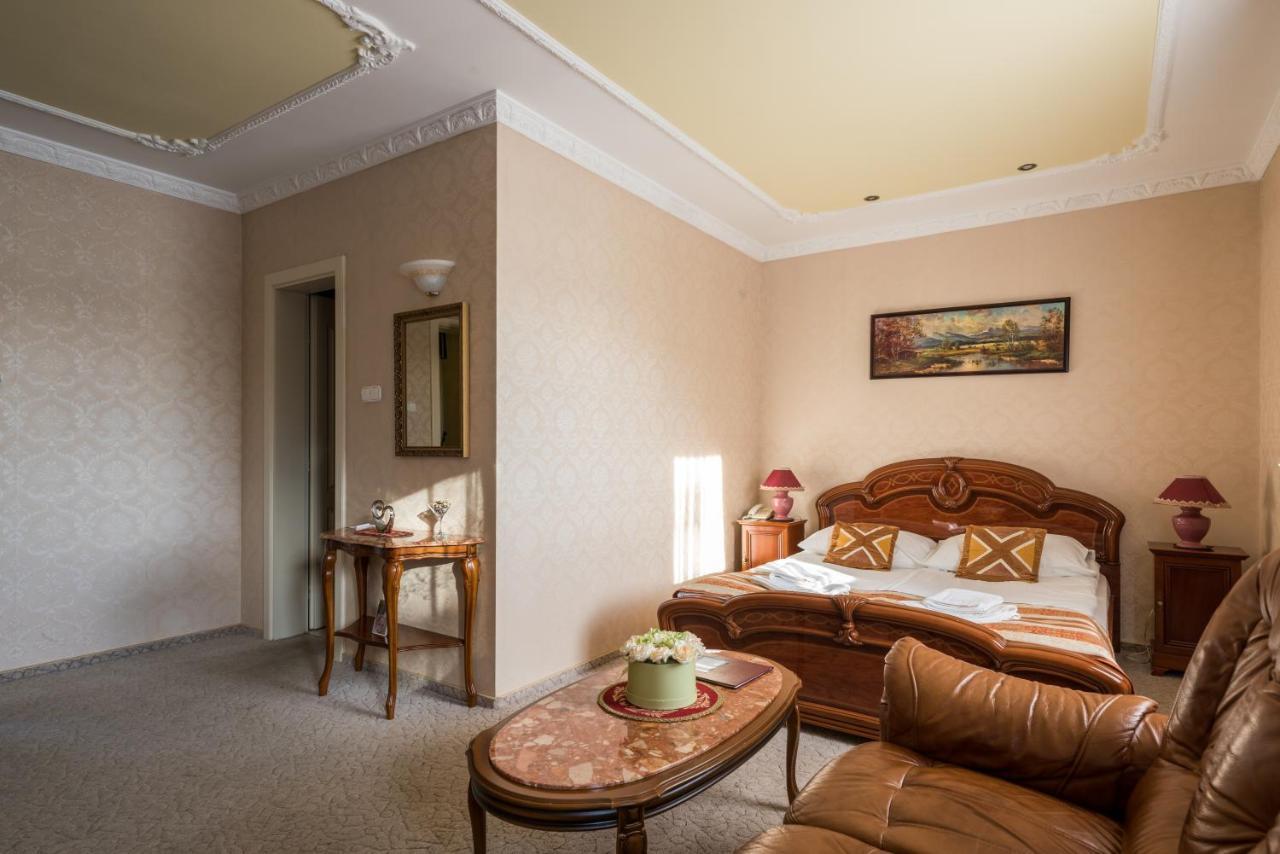 Hotel Bibic Es Tueskevar Etterem Es Horgaszto Nyiregyhaza Luaran gambar