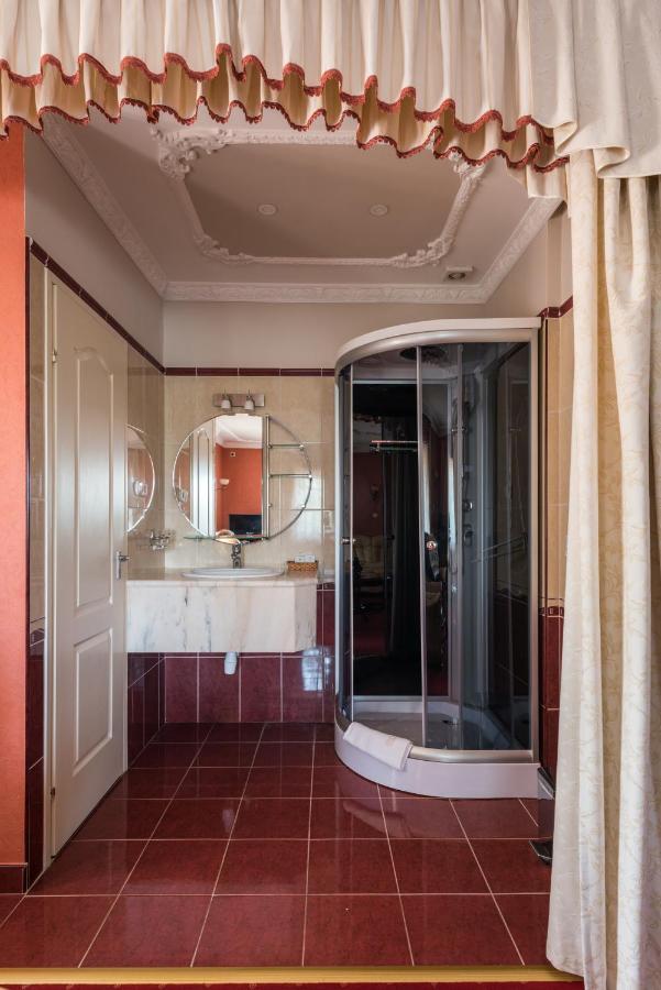 Hotel Bibic Es Tueskevar Etterem Es Horgaszto Nyiregyhaza Luaran gambar