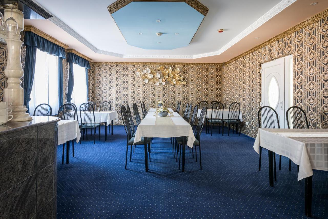 Hotel Bibic Es Tueskevar Etterem Es Horgaszto Nyiregyhaza Luaran gambar